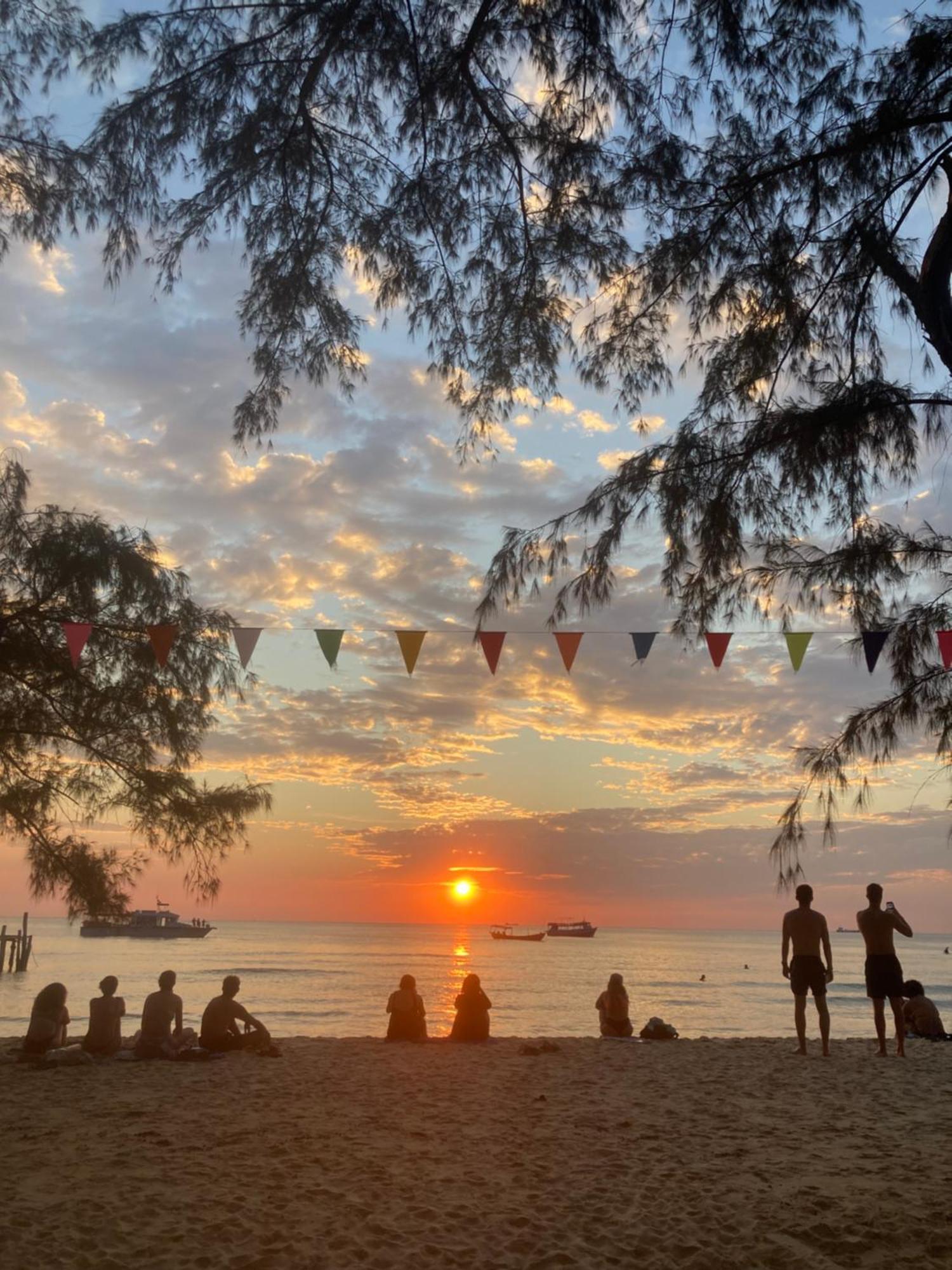 Lazy Beach Koh Rong Sanloem Buitenkant foto